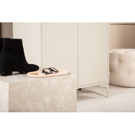 Piring Garderobe - Beige