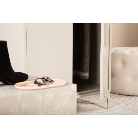 Piring Garderobe - Beige